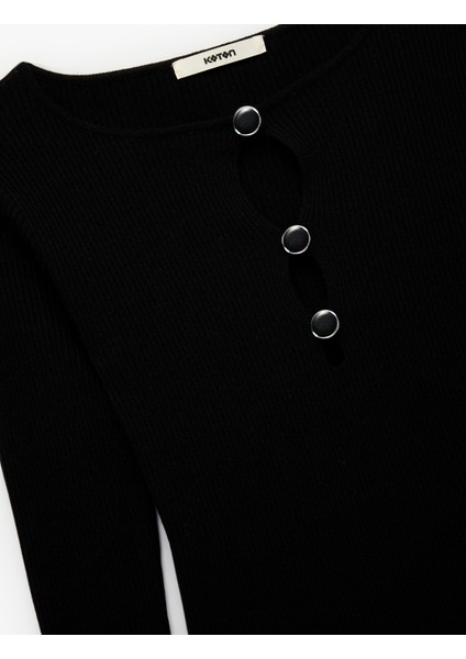 Uzun Kollu Yuvarlak Yaka Aksesuarlı Pencere Detaylı Triko Kazak