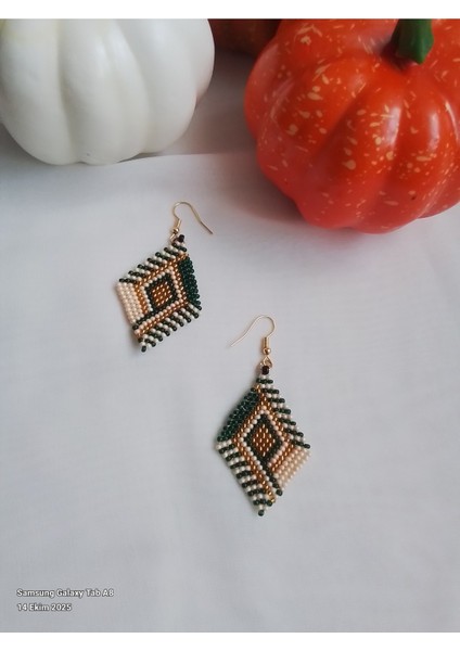 Kum Boncuklu El Yapımı Küpe