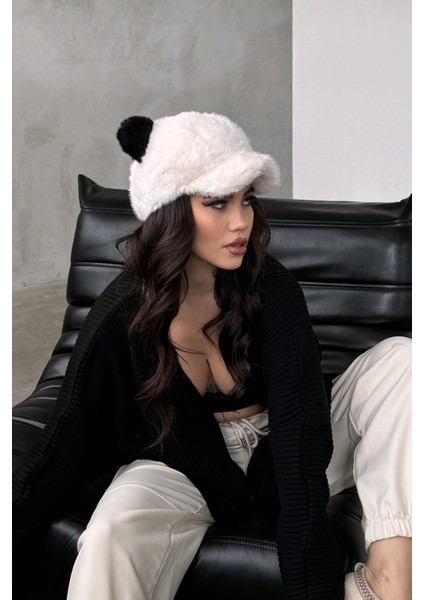 Kulaklı Panda Kürk Şapka - Siyah Beyaz