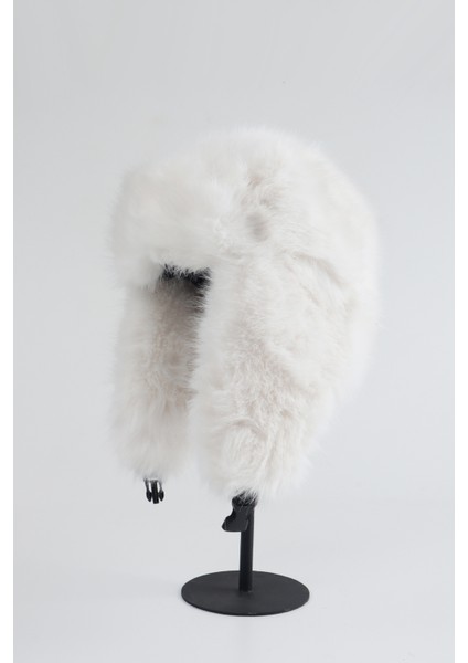 Peluş Kulaklı Pilot Şapka Ekstra Yumuşak - Beyaz