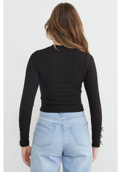 Fitilli Kolları Fiyonk Detaylı Bluz