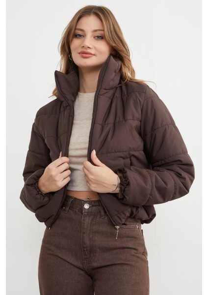 Beli Lastikli Crop Şişme Mont modelleri