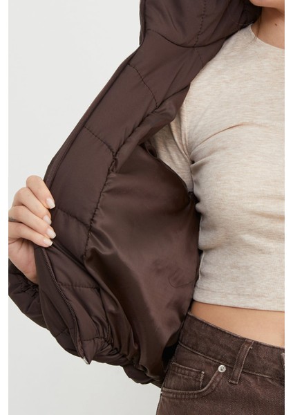 Beli Lastikli Crop Şişme Mont