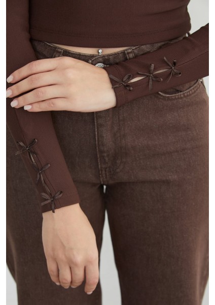 Fitilli Kolları Fiyonk Detaylı Bluz fırsatları