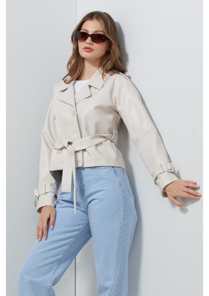 Kruvaze Yaka Kuşaklı Suni Deri Mont