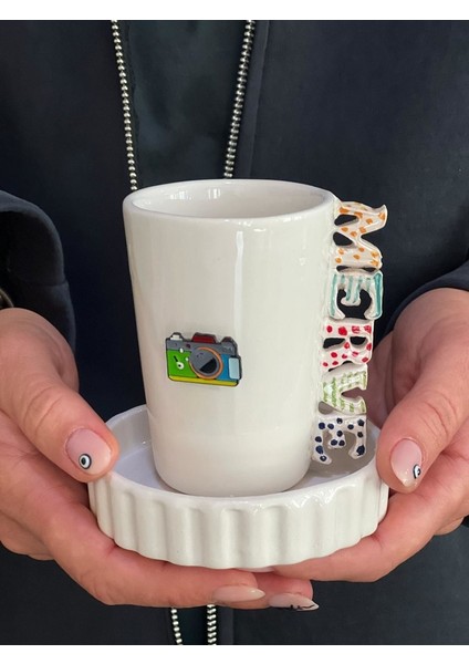 El Yapımı Isimli Fotoğraf Makinesi Figürlü Fincan