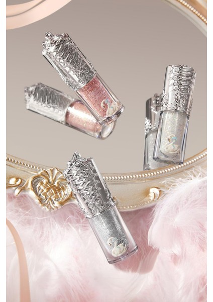 Swan Ballet Liquid Eyeshadow Blossom Işıltılı modelleri