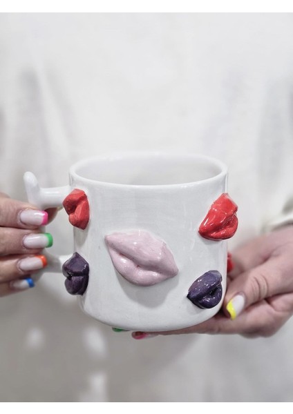 Büyük Boy 420ML Rengarenk Dudaklı Temalı Kupa