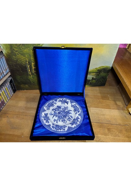 Wedgwood Porselen Dekor Tabağı 25 cm Çapında