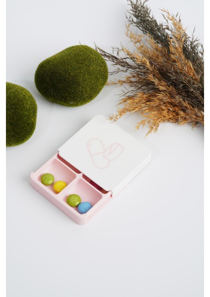 Çanta Boy 4 Bölmeli Hap Kutusu | Kompakt ve Şık Hap Saklama Kabı Açık Pembe