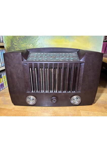 Amerikan Rca Lambalı Radyo 41 cm 18 cm 26,5 cm Ölçülerinde - Çalışmaktadır Fakat Fm Yoktur.