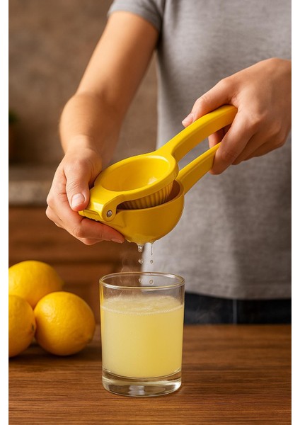 Sarı Plastik Limon Sıkacağı