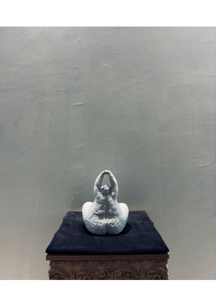 El Yapımı Kadın Figürlü Seramik Heykel – 25X20X13 cm Meditasyon Pozunda modelleri