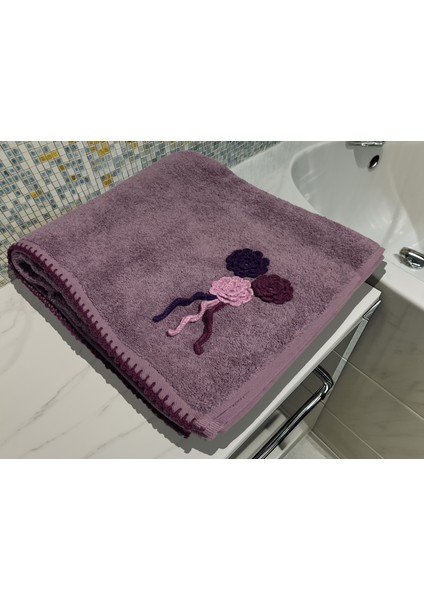 Çiçek Motifli, Kedi Tırnağı Oyalı, Yumuşak Dokulu Pamuklu Vücut Havlusu | Mor |70x130 cm modelleri