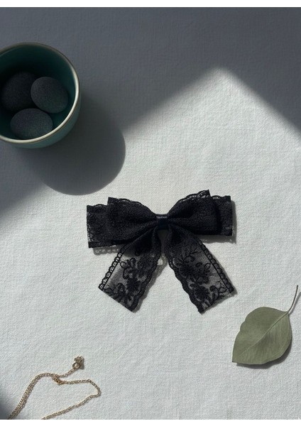 Vintage Dokulu Dantel Fiyonk Saç Tokası