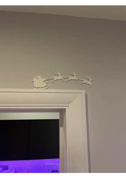 Noel Baba ve Geyik Temalı Asılabilir Kapı Dekoru