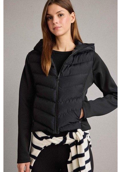 Rüzgar Geçirmez Regular Fit Kapüşonlu Fermuarlı MONT G8257AX25WN