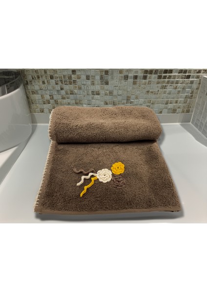 Çiçek Motifli, Kedi Tırnağı Oyalı, Yumuşak Dokulu Pamuklu Vücut Havlusu | Kahverengi |70x130 cm fırsatları