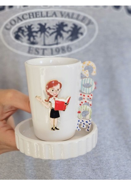 El Yapımı Isimli Öğretmen1 Figürlü Fincan