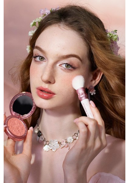 Midsummer Fairytales Lüks Yüz ve Allık Fırçası indirimleri