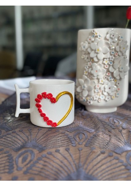 Büyük Boy 420ML Kırmızı Çiçek Altın Kalp Temalı Kupa fiyatları