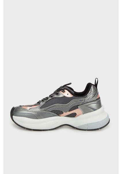 Logolu Metalik Detaylı Kalın Taban Sneaker Ayakkabı Bayan Ayakkabı EW003056 AF19766 M8254 fiyatları