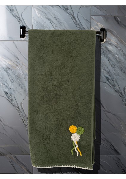 Çiçek Motifli, Kedi Tırnağı Oyalı, Yumuşak Dokulu Pamuklu Vücut Havlusu | Yeşil |70x130 cm