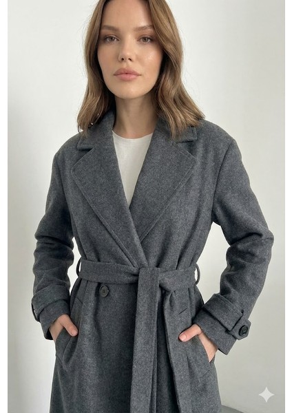 Klasik Yaka Kuşaklı Premium Kadın Kaban fırsatları