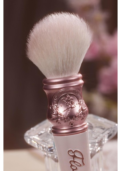 Midsummer Fairytales Lüks Yüz ve Allık Fırçası indirimleri