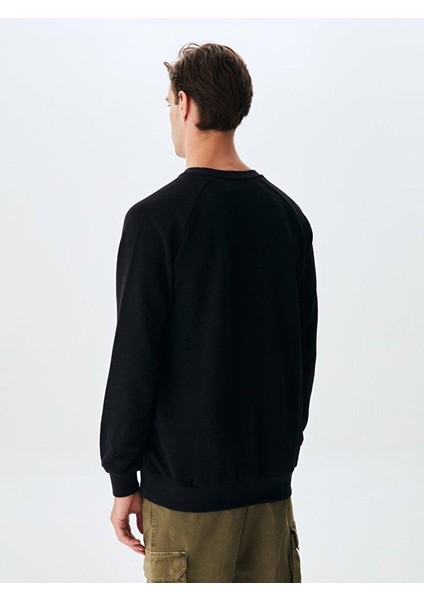 Uzun Kollu Sıgn Baskılı Sıfır Yaka Siyah Sweatshırt