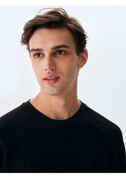 Uzun Kollu Sıgn Baskılı Sıfır Yaka Siyah Sweatshırt