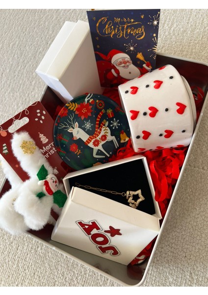 Premium Yılbaşı Hediye Kutusu , Özel Tasarım Yeni Yıl Seti Sürpriz Set Beyaz Yılbaşı Hediye Kutusu – Kalp Desenli Kupa, 2 Takı ve Aksesuarlarla Zenginleştirilmiş Özel Hediye Paketi fiyatları