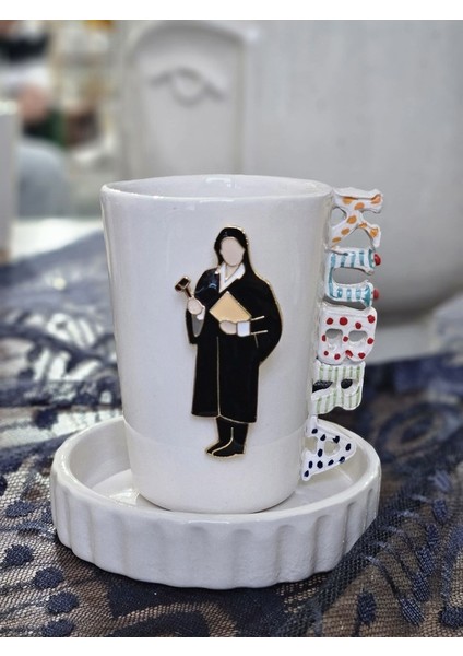 El Yapımı Isimli Avukat Hakim 5 Figürlü Fincan