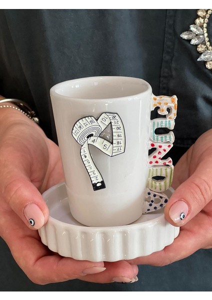 El Yapımı Isimli Diyetisyen Figürlü Fincan