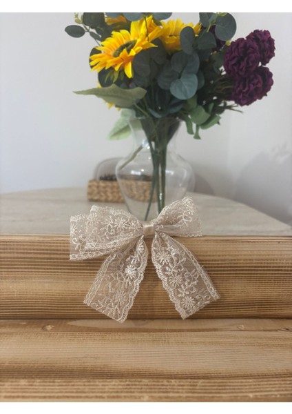 Vintage Dokulu Dantel Fiyonk Saç Tokası fiyatları