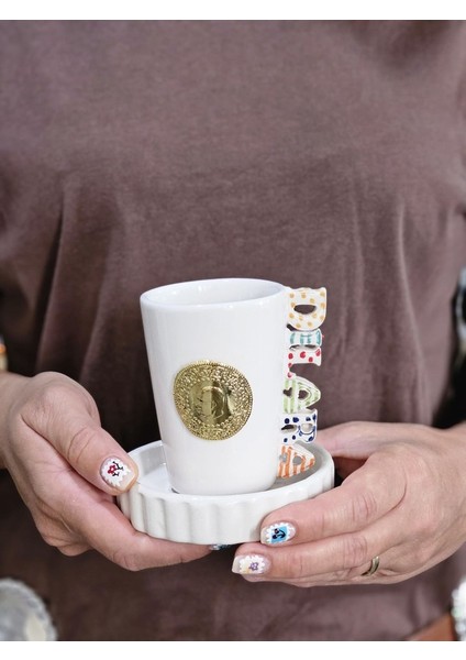 El Yapımı Isimli Altın Fincan