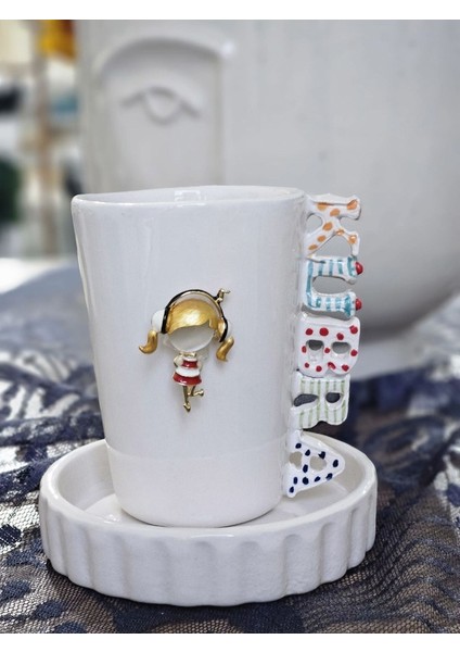 El Yapımı Isimli Müziksever Figürlü Fincan