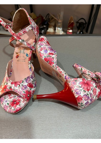 “flor De Pasión” – Kırmızı Çiçek Desenli 8,5 cm 13 Pont Tango Dans ve Salon Ayakkabısı modelleri