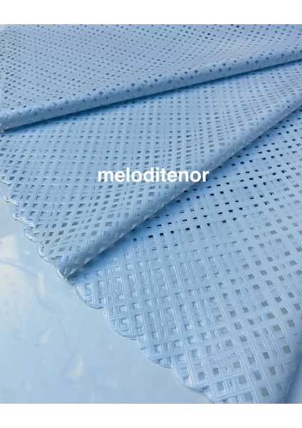 Şeffaf Kaplama Hasır Lüks Silinebilir Pürüzsüz Yüzey Kaymaz Kareli Pvc Yuvarlak Muşamba Masa Örtüsü