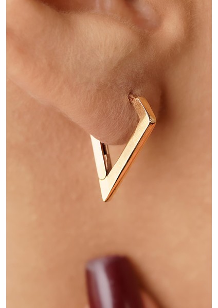 14 Ayar Altın Üçgen Tasarım Küpe fiyatları