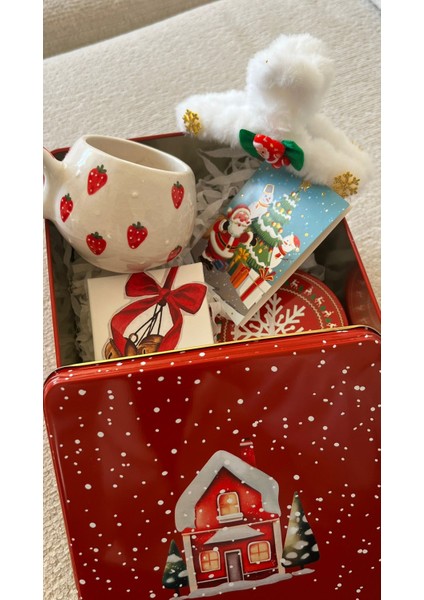 Byayşegül Yılbaşı Hediye Kutusu – Kupa, Takı, Bardak Altlığı, Toka ve Not Kağıdı Içeren Özel Yeni Yıl – Kupa + Takı + Bardak Altlığı + Toka + Not Kağıdı Şık Hediye Seti