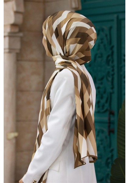 Lüks Medine Ipeği Geometrik Desenli Hardal Renkli 75X195 Kırışmaz Şal Moss Krep Dikiş Tipi Italyan Dikişli