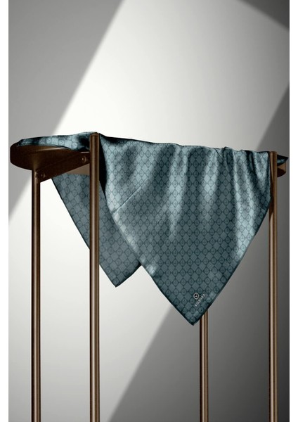 %100 Twill Ipek Monogram Desenli Cam Göbeği Renkli 90X90 Eşarp Dikim Şekli : El Dikişi modelleri