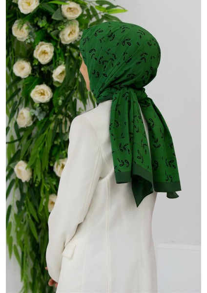 Lüks Medine Yaprak Desenli Zümrüt Yeşili Renkli 75X195 Kırışmaz Şal Moss Krep Dikiş Tipi Italyan Dikişli