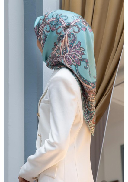 %100 Twill Ipek Şal Desenli Buz Mavisi Renkli 90X90 Eşarp Dikim Şekli : El Dikişi