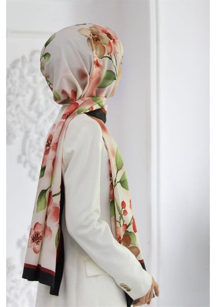 Lüks Medine Ipeği Çiçek Desenli Siyah Renkli 75X195 Kırışmaz Şal Moss Krep Dikiş Tipi Italyan Dikişli