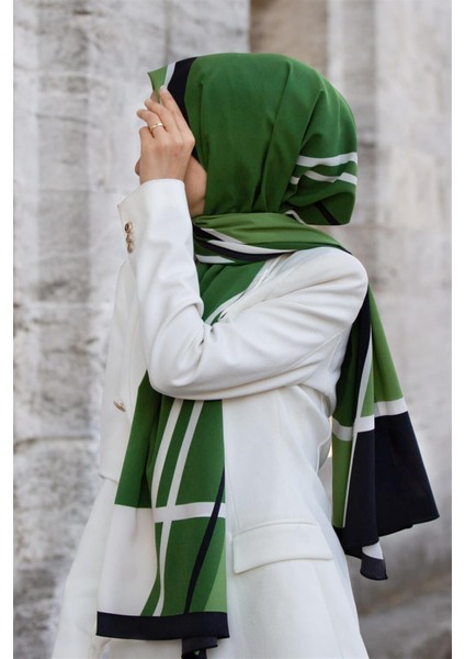 Lüks Medine Ipeği Geometrık Desenli Zümrüt Yeşili Renkli 75X195 Kırışmaz Şal Moss Krep Dikiş Tipi Italyan Dikişli