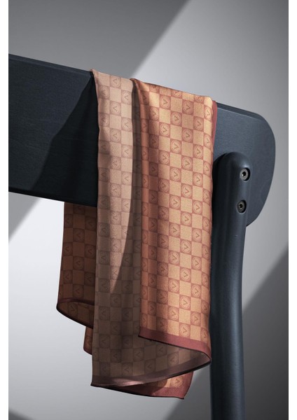 %100 Twill Ipek Monogram Desenli Taba Renkli 90X90 Eşarp Dikim Şekli : El Dikişi indirimleri