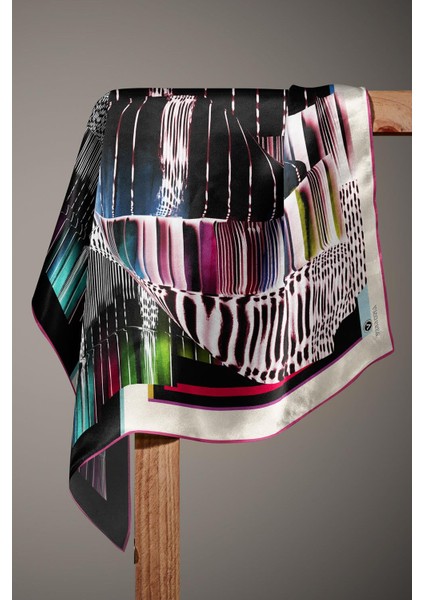 %100 Twill Ipek Geometrik Desenli Siyah - Fuşya Renkli 90X90 Eşarp Dikim Şekli : El Dikişi indirimleri