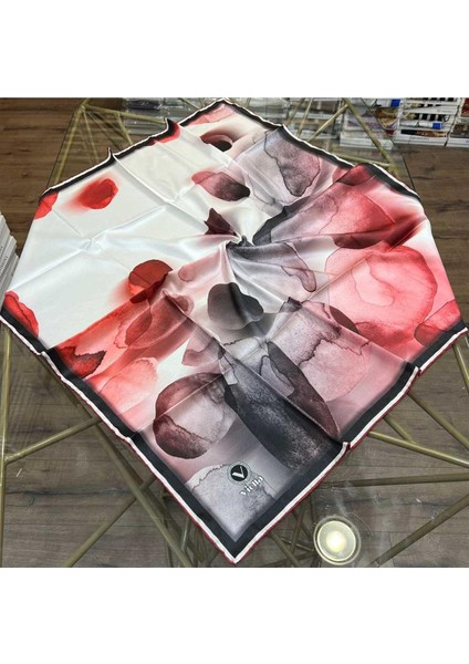 Twill Sulu Boya Desenli Kırmızı - Gri Renkli 90X90 Eşarp (Ipek Içermez) Kenar Dikiş Şekli El Dikişli fiyatları